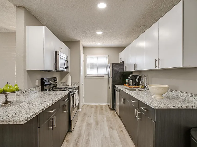 Portofino Apartments — Photo 7