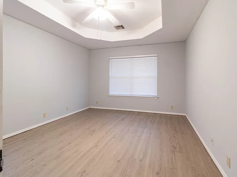 10501 NW 45th St — Photo 15