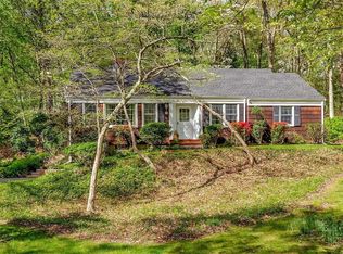 9 Whitford Rd, Stony Brook, NY 11790