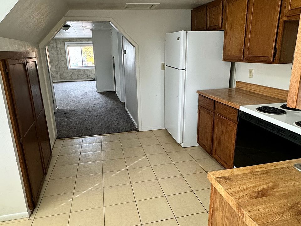 608 N 19th St Escanaba MI Zillow