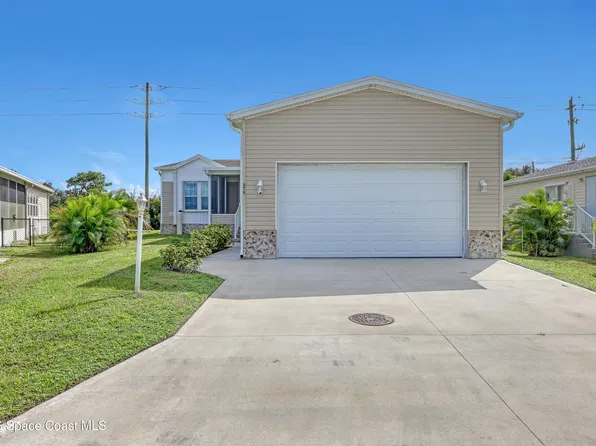 879 Laurel Cir, Barefoot Bay, FL 32976