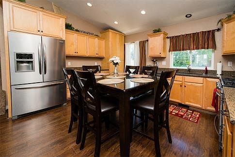 4th image of 280 Park Meadow Dr