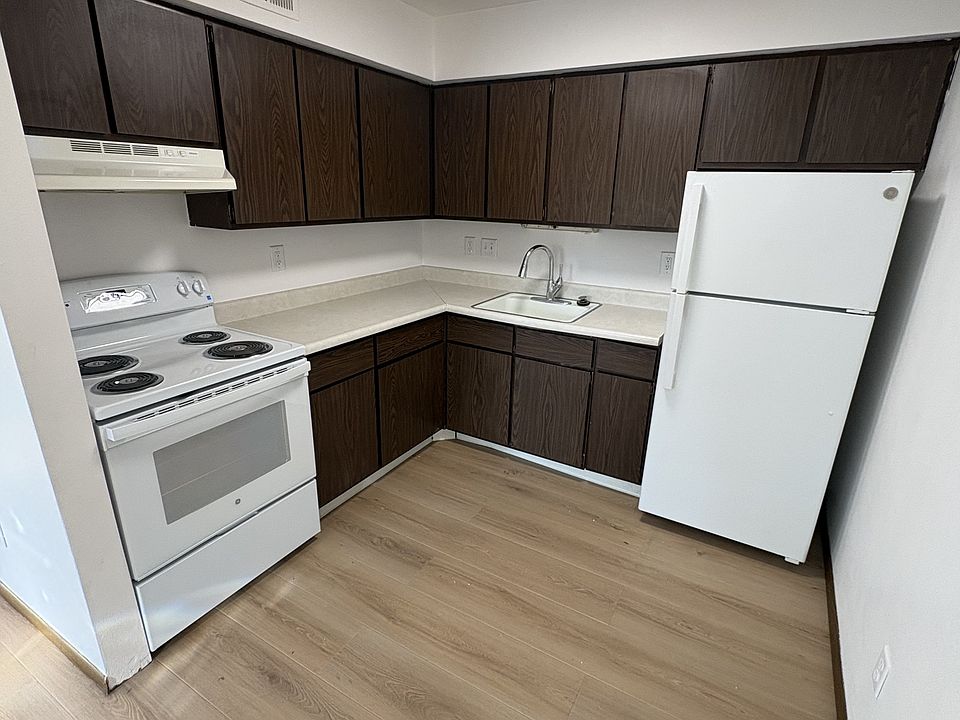 1st image of 2220 W 4th St