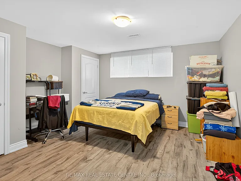 249 Hinton Ter — Photo 12