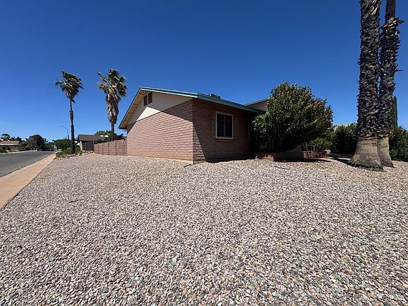 2nd image of 1205 Cottonwood Dr