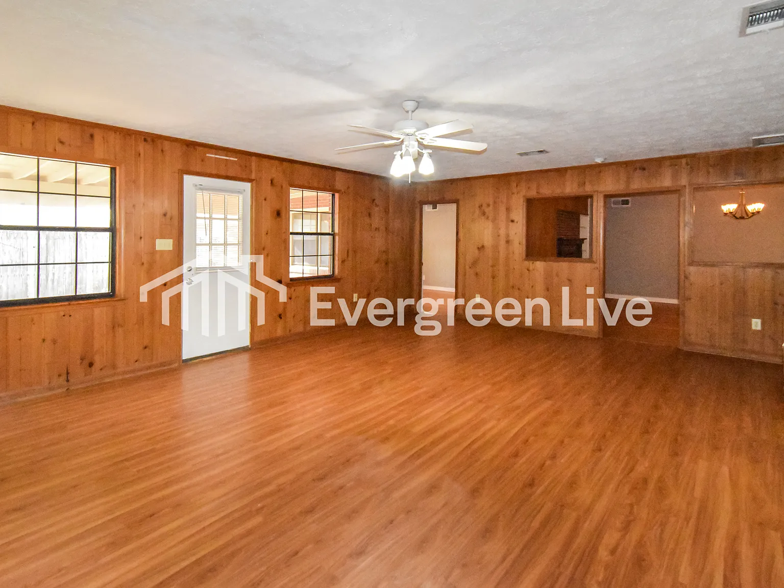 4 bed, 2.0 bath, 2179 sqft, $1,545 — Photo 4