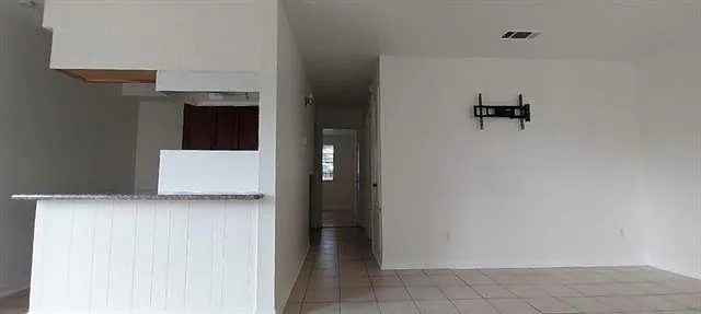 216 Marion Ct — Photo 6