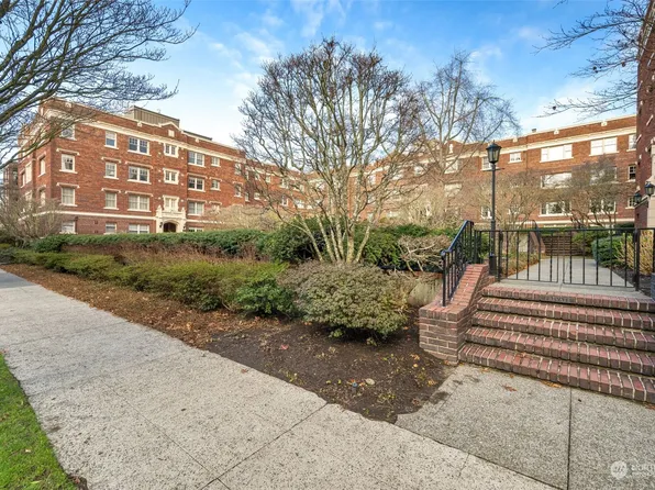 100 W Highland Drive #423, Seattle, WA 98119