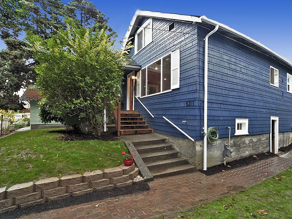 Beautiful 1922 Cape Cod home, blocks from Greenlake!