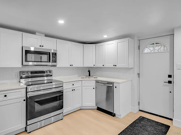 2386 New York Ave #2 — Photo 3