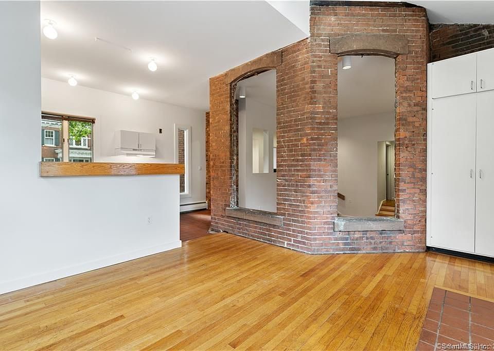 1st image of 239 Bradley St #1