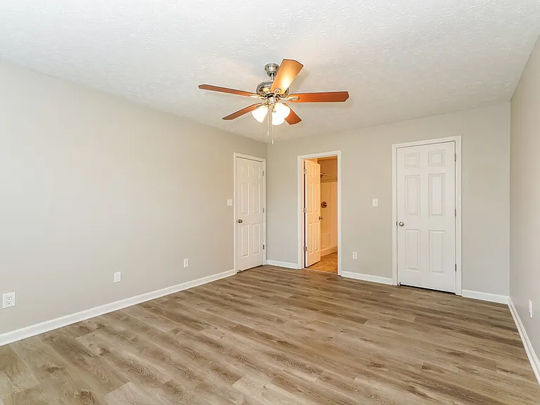 3124 Eastpointe Dr — Photo 10