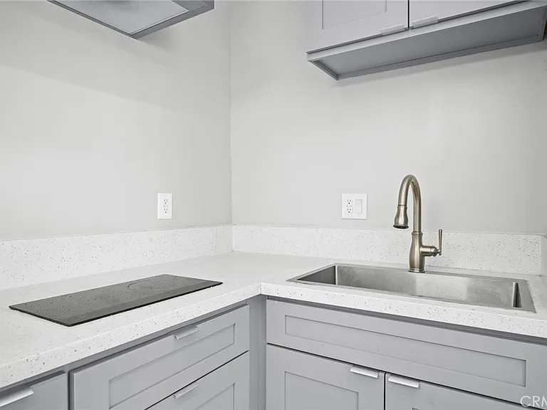 13840 Community St — Photo 10