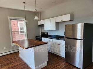 83 1/2 W Pearl St APT 2, Nashua, NH 03060
