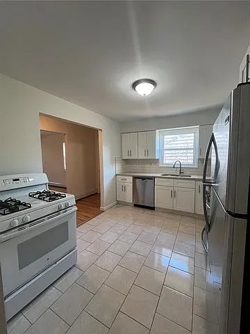 538 E Walnut St — Photo 1