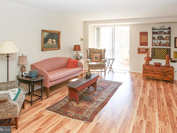2nd image of 2401 Pennsylvania Ave APT 210
