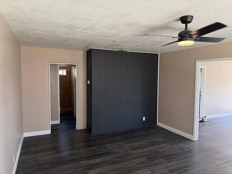 11203 Roswell Ave — Photo 9