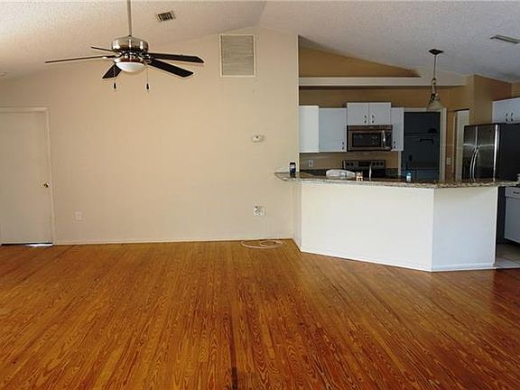 4th image of 5301 San Juan Dr