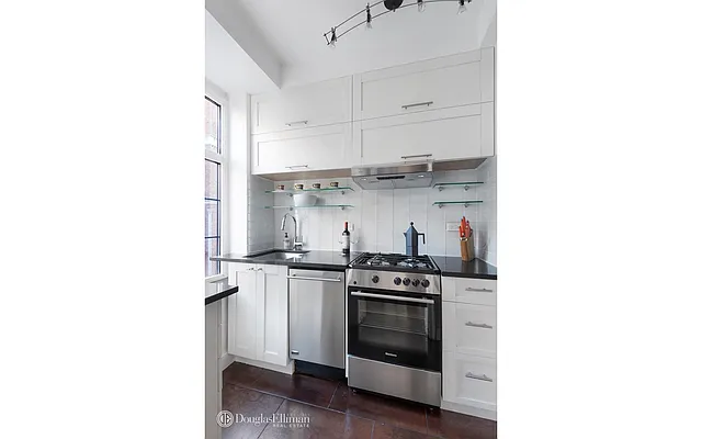 Sold by Douglas Elliman | media 3