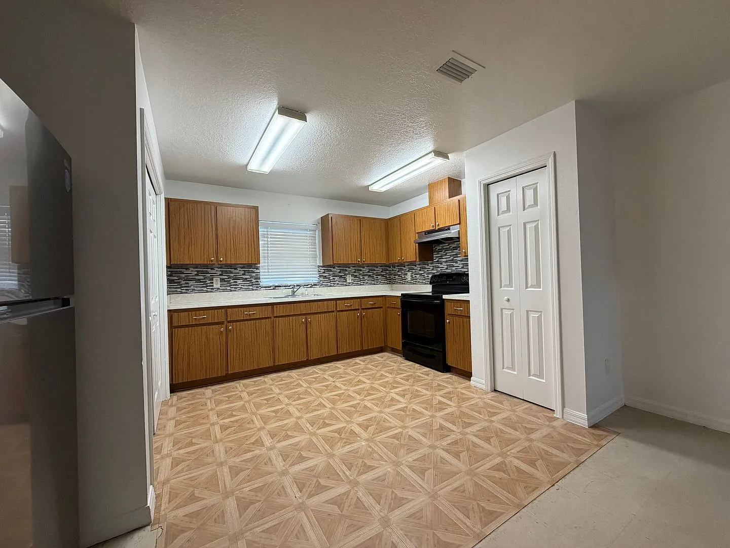 2 bed/1 bath duplex — Photo 3