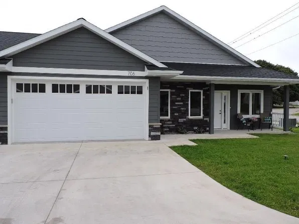 706 E Water St Unit 1, Decorah, IA 52101