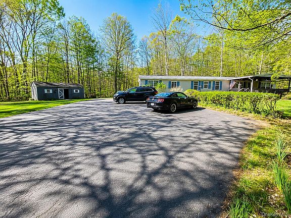 2nd image of 702 Budd Road