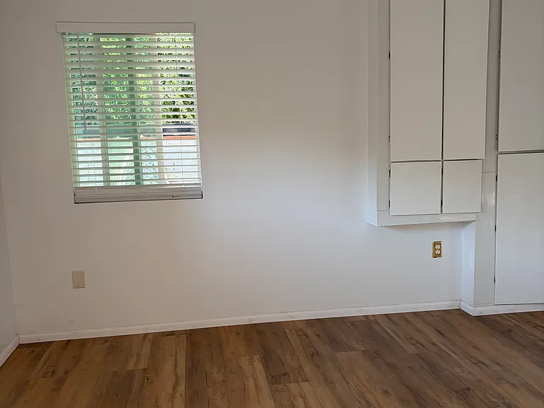 2415 Cabrillo Ave — Photo 9