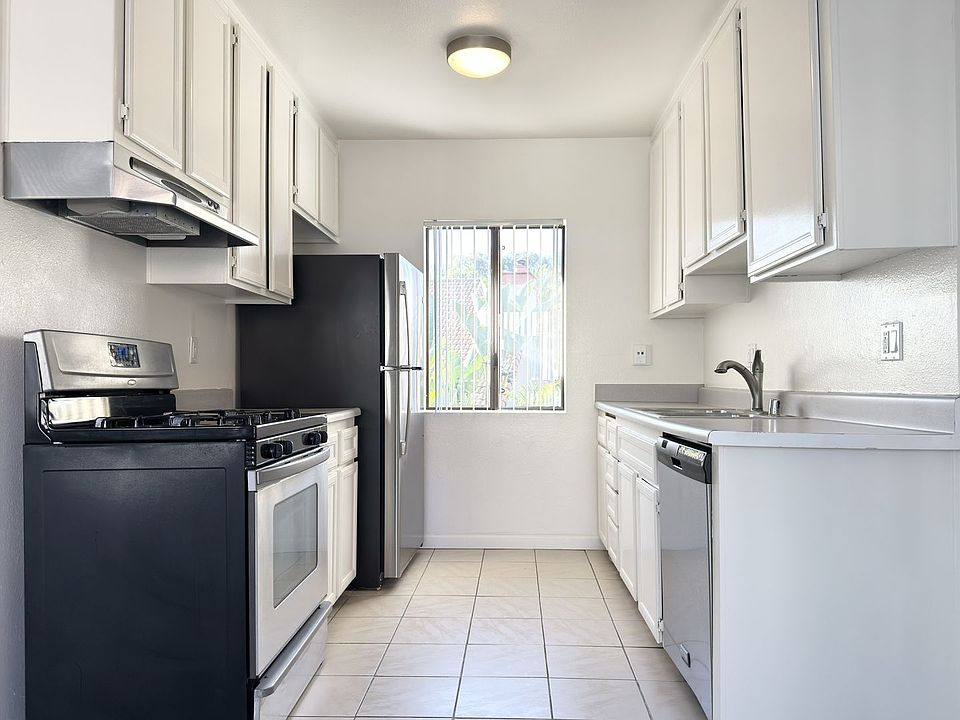 1st image of 128 Avenida Las Brisas APT C