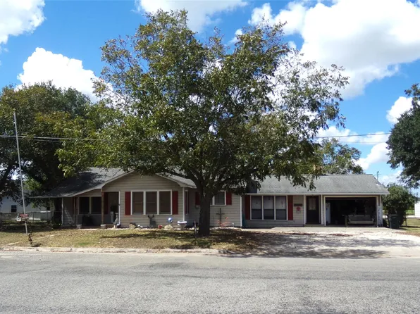 403 N West St, Weimar, TX 78962