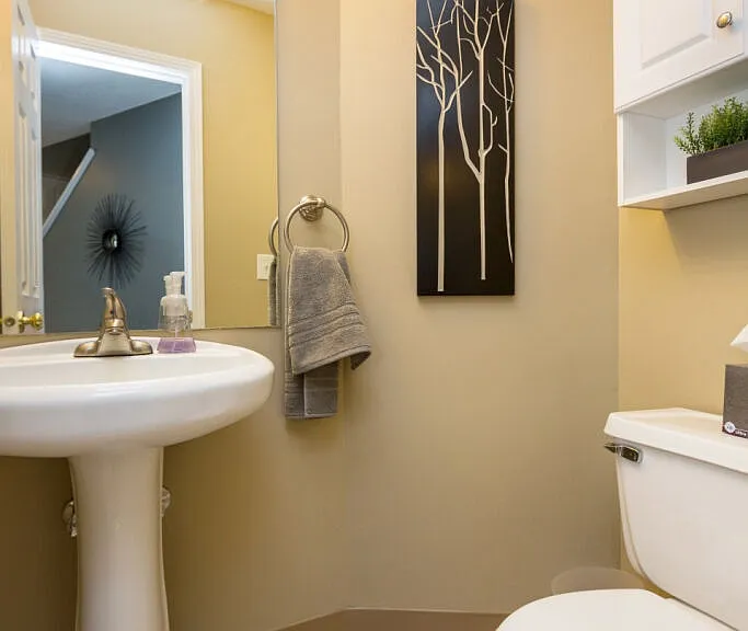Ashworth Pointe & Foxboro Townhomes — Photo 12