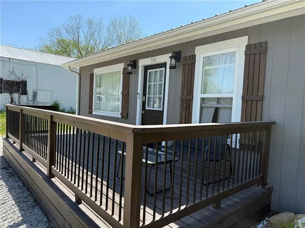 306 Park St, Gallatin, MO 64640