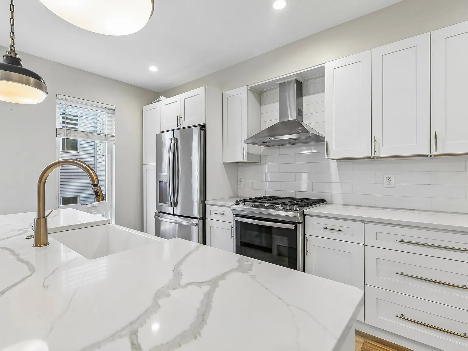 3 bed, 2915 sqft, $4,750 — Photo 3