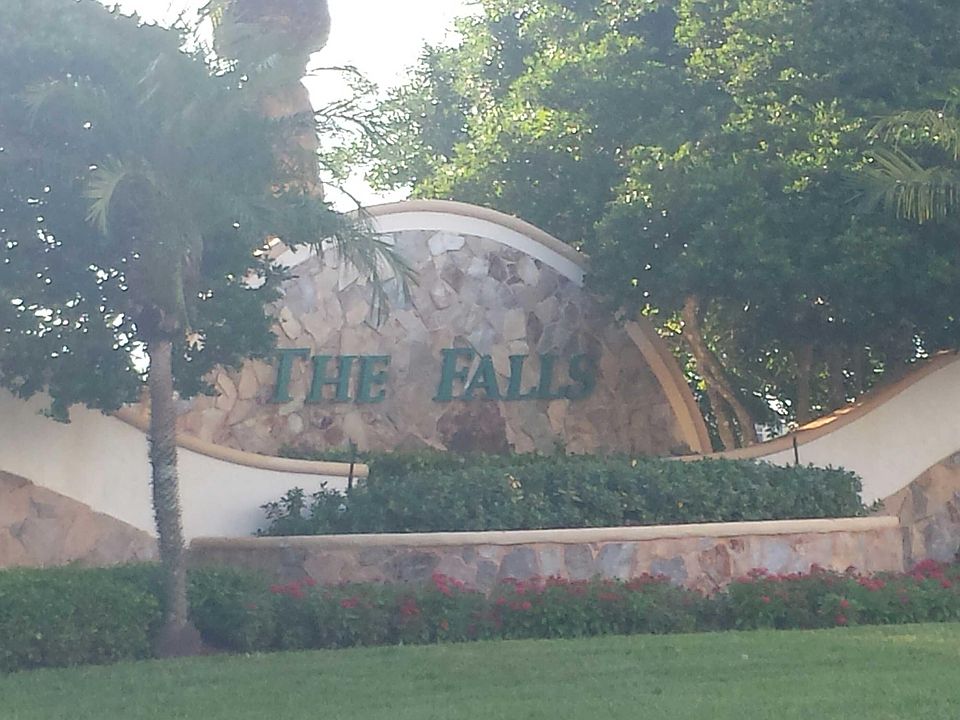 1st image of 500 Cascade Falls Dr