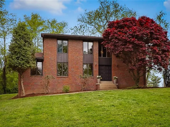 94 Nancy Ln N, Canonsburg, PA 15317