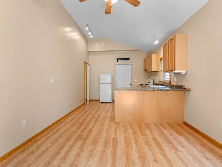 10B Old Kings Hwy #B — Photo 9