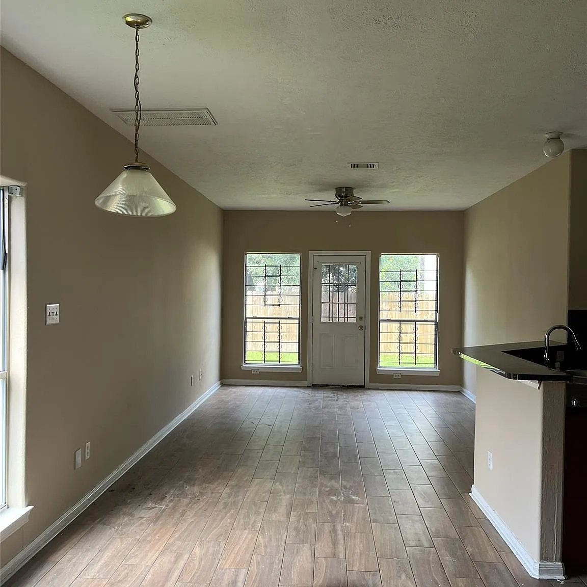 3 bed, 2.5 bath, 1730 sqft, $1,800 — Photo 1