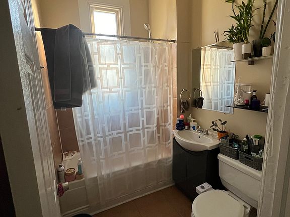 3rd image of 1826 S Trumbull Ave APT 3
