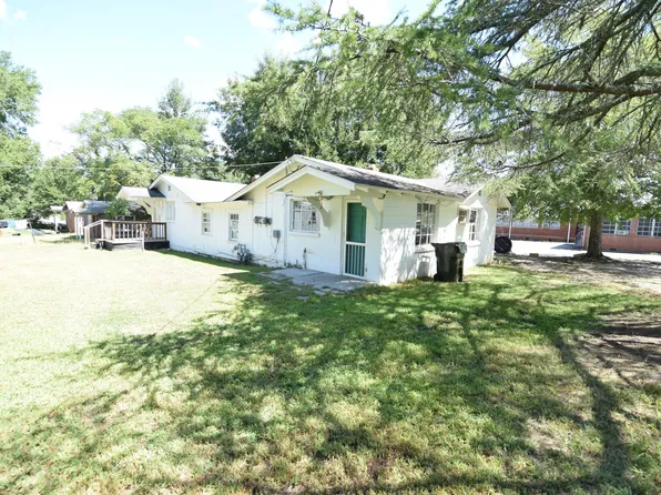 3 Louisiana St, Honea Path, SC 29654