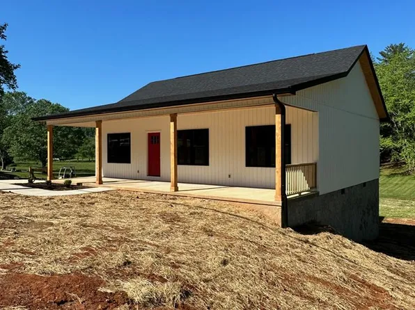 1360 Hidden Valley Rd, Livingston, TN 38570