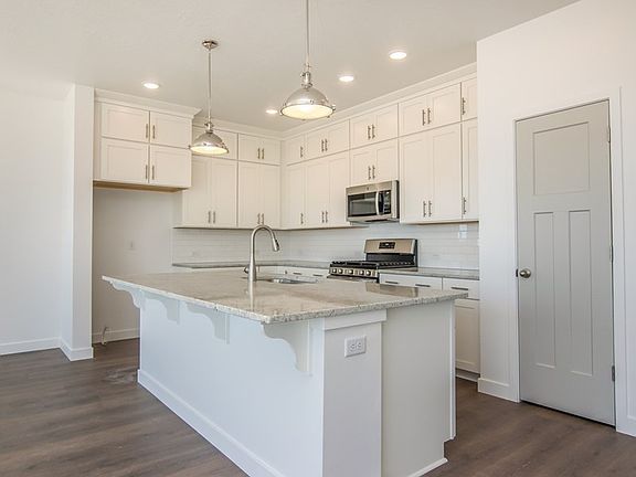 The Pagosa - Kitchen