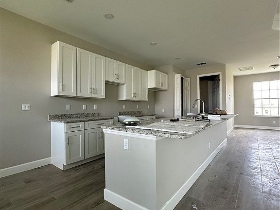 4th image of 1105 N Gator Circle Cpe