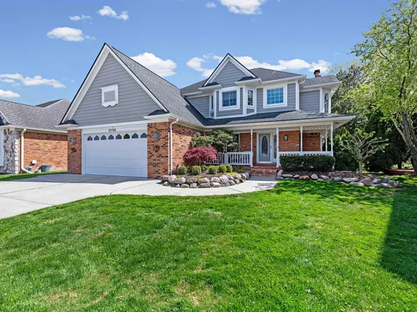 15790 Farmview Ct, Fraser, MI 48026