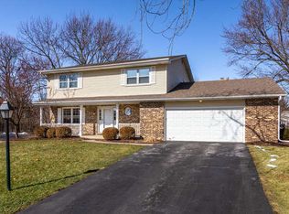 6S600 Meadowbrook Ct, Naperville, IL 60540