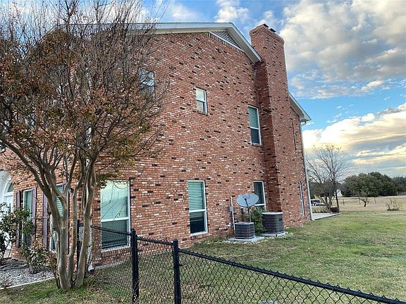 2nd image of 105 Country Green Ct