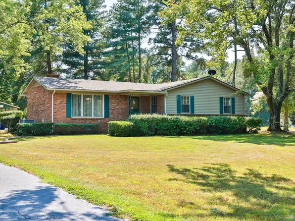 1094 E Main St, Dresden, TN 38225