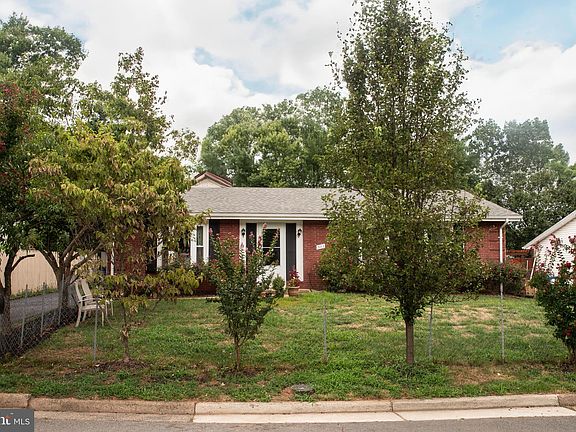 3rd image of 503 N Sterling Blvd