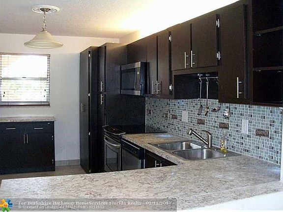 3rd image of 2850 Forest Hills Blvd APT 216