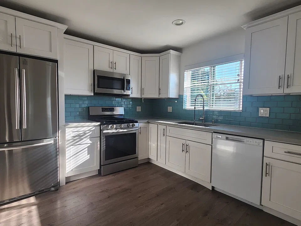 3420 Holyoke Dr #3422
