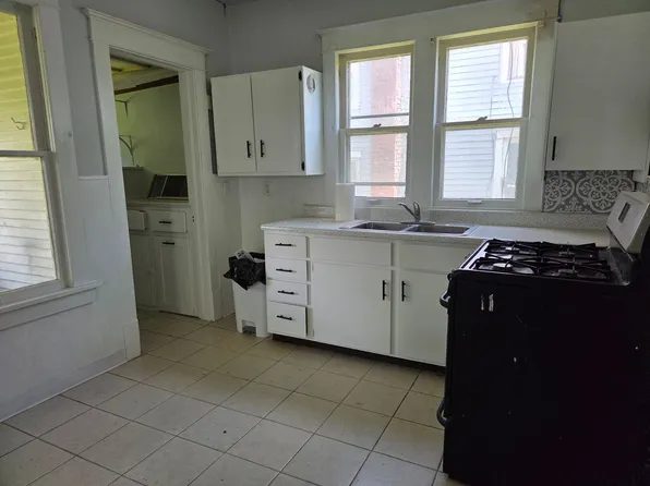 1523 10th Ave, East Moline, IL 61244