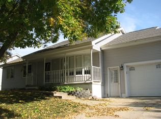 5205 Stonebridge Rd, West Des Moines, IA 50265